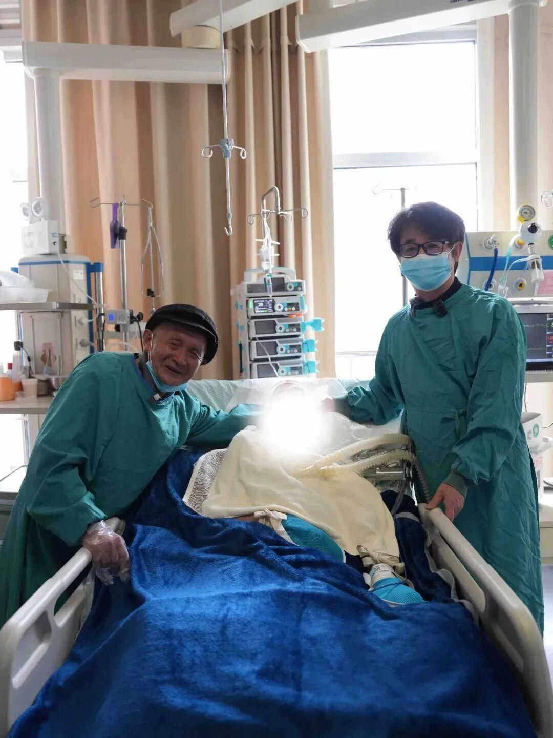 开云体育APP-“老太婆走了，以后不可能再有快乐两个字了……”浙江81岁陈老伯在105天跨海探病的坚持后，含泪送别了ICU中的老伴，“她想给我减轻负担”